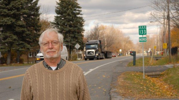 Michel Gilbert somme le ministère des Transports d’interdire les camions lourds sur la 133