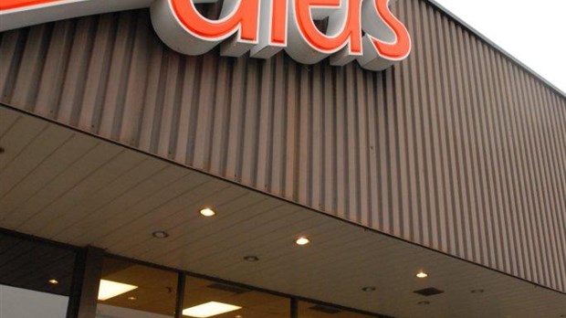 Zellers cèderait sa place au Canadian Tire