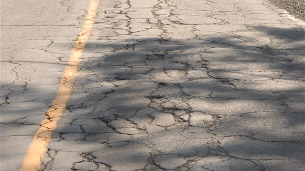 De l'asphalte ou du gravier pour la rue Principale ?